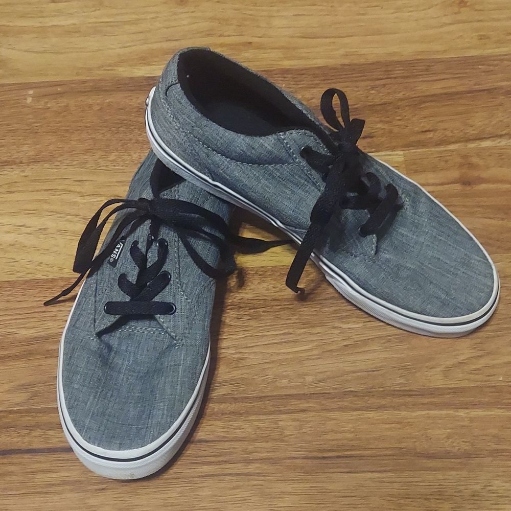 Vans 6 gray lace up sneakers